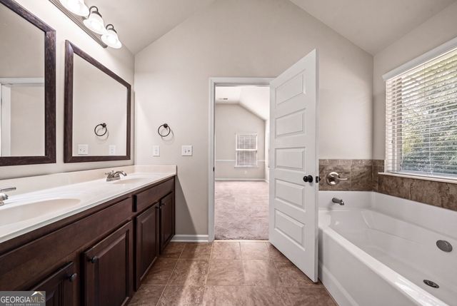90 Sylvan Loop, Fayetteville, GA 30214
