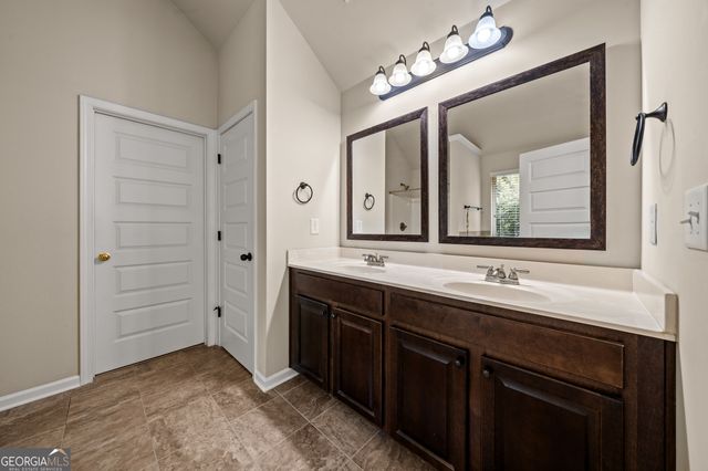 90 Sylvan Loop, Fayetteville, GA 30214