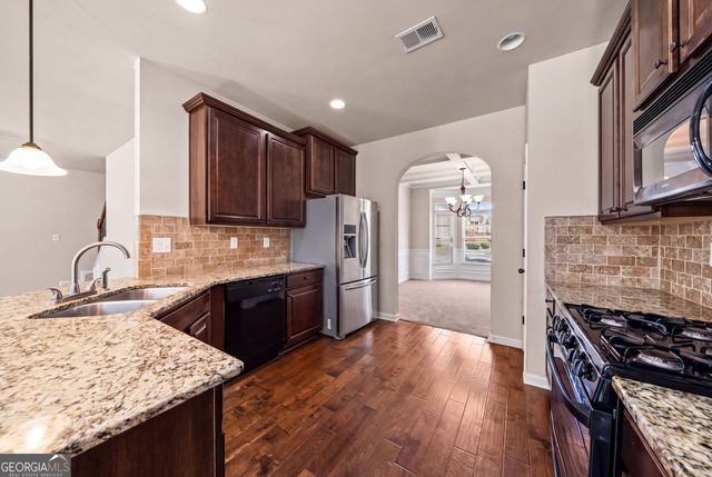 90 Sylvan Loop, Fayetteville, GA 30214