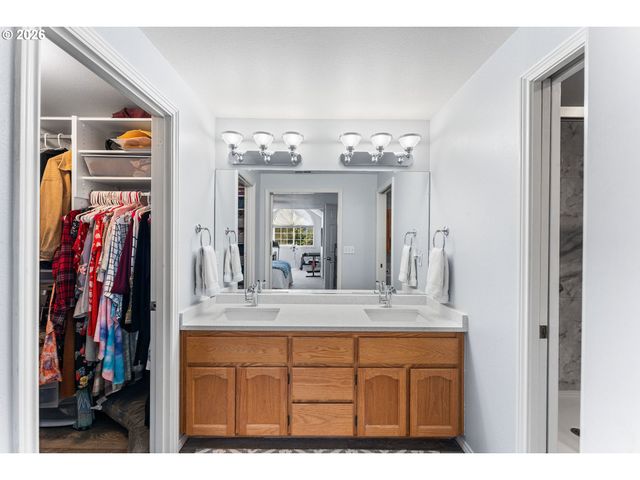 615 Ne 157TH Ave, Vancouver, WA 98684