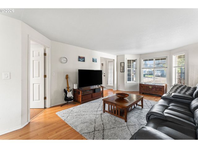 615 Ne 157TH Ave, Vancouver, WA 98684