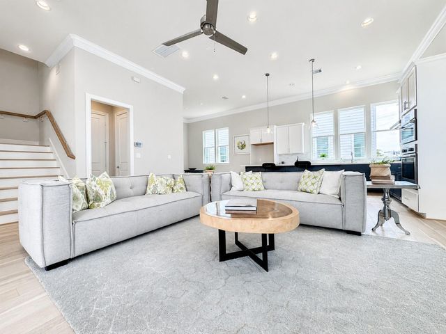 819 Bringhurst Street, Houston, TX 77020