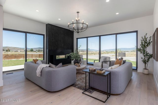 798 Lazy Way, Francis, UT 84036