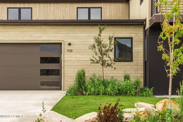 798 Lazy Way, Francis, UT 84036