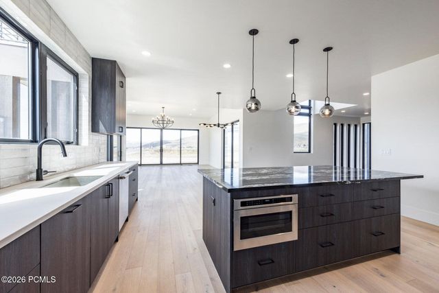 798 Lazy Way, Francis, UT 84036