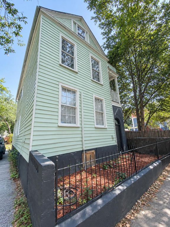 9 John Street B, Charleston, SC 29403
