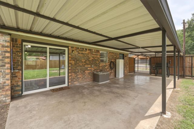 213 Walter St, Longview, TX 74603