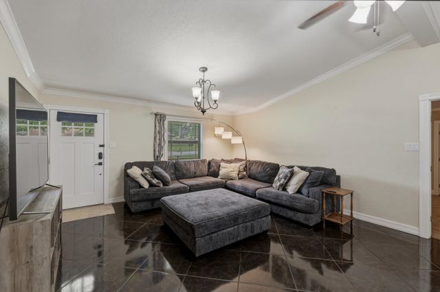 213 Walter St, Longview, TX 74603