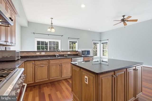 6411 VELLIETY LN, Springfield, VA 22152