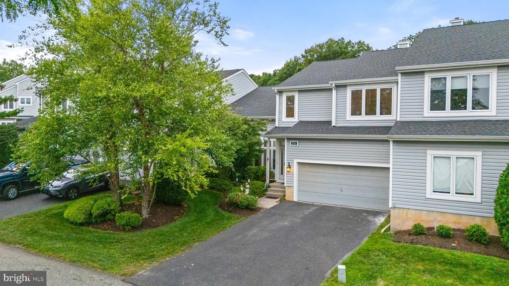 1203 CHAMPLAIN DR, Voorhees, NJ 08043