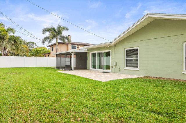 7955 BAYSHORE DRIVE, Seminole, FL 33776