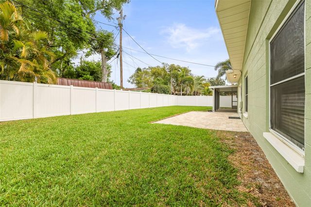 7955 BAYSHORE DRIVE, Seminole, FL 33776