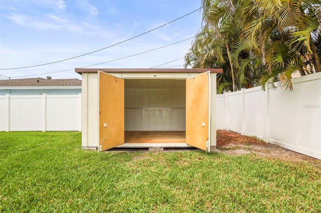 7955 BAYSHORE DRIVE, Seminole, FL 33776