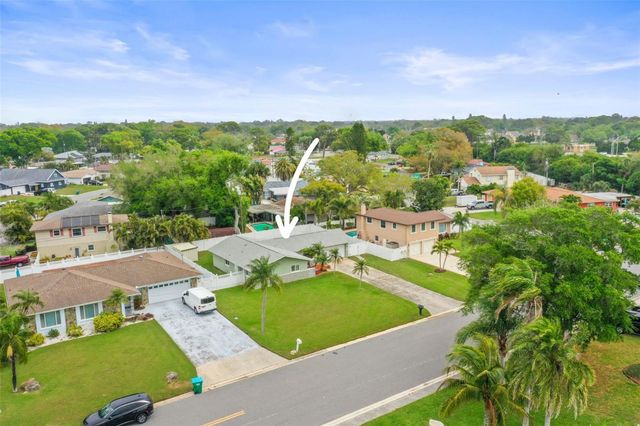 7955 BAYSHORE DRIVE, Seminole, FL 33776