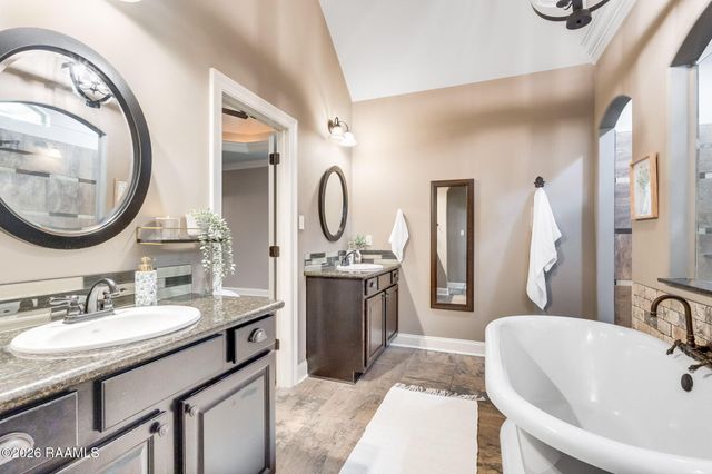 203 Country Park Drive, Youngsville, LA 70592
