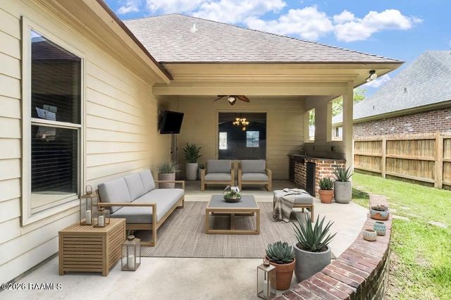 203 Country Park Drive, Youngsville, LA 70592