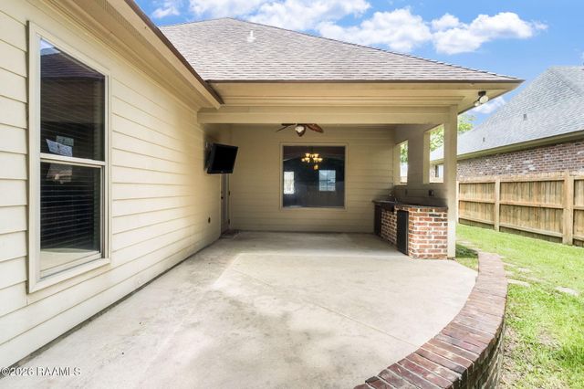203 Country Park Drive, Youngsville, LA 70592