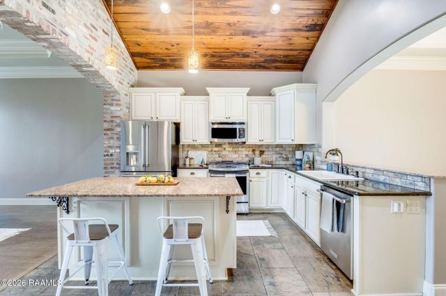 203 Country Park Drive, Youngsville, LA 70592