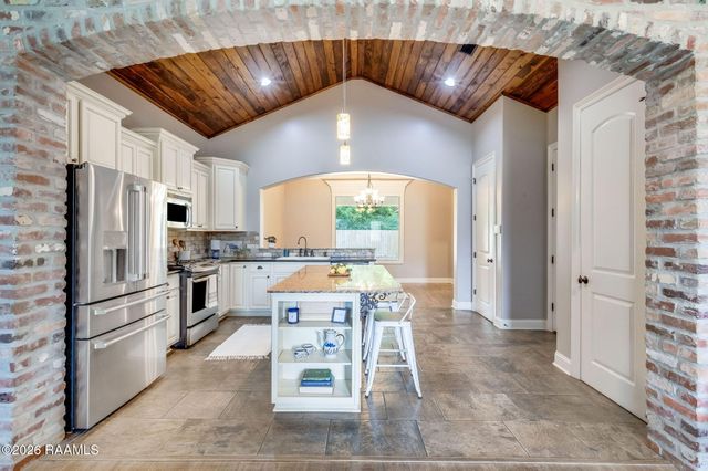 203 Country Park Drive, Youngsville, LA 70592