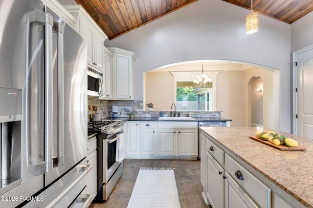 203 Country Park Drive, Youngsville, LA 70592