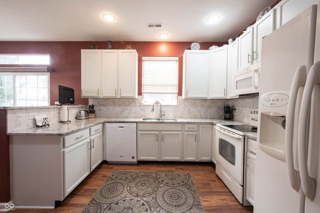 3961 Much Marcle Drive, Zionsville, IN 46077