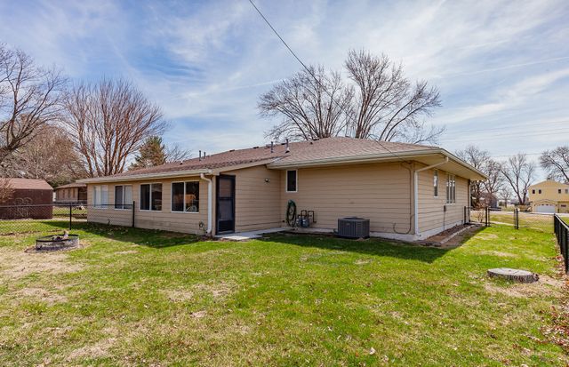 1802 State Street A, Granger, IA 50109