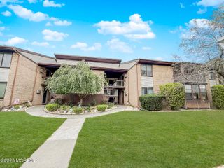 41 Meadow Green Circle, E, Manalapan, NJ 07726