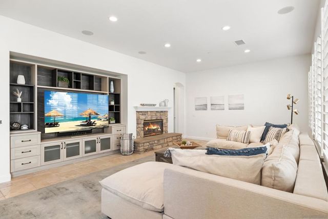 10055 Winecrest Rd, San Diego, CA 92127