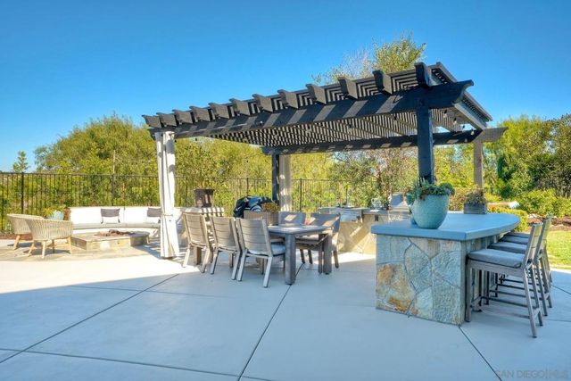 10055 Winecrest Rd, San Diego, CA 92127