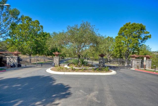 10055 Winecrest Rd, San Diego, CA 92127