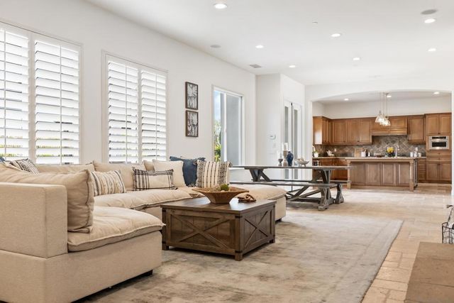 10055 Winecrest Rd, San Diego, CA 92127