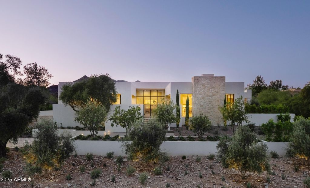 4510 E Maderos Del Cuenta Drive, Paradise Valley, AZ 85253