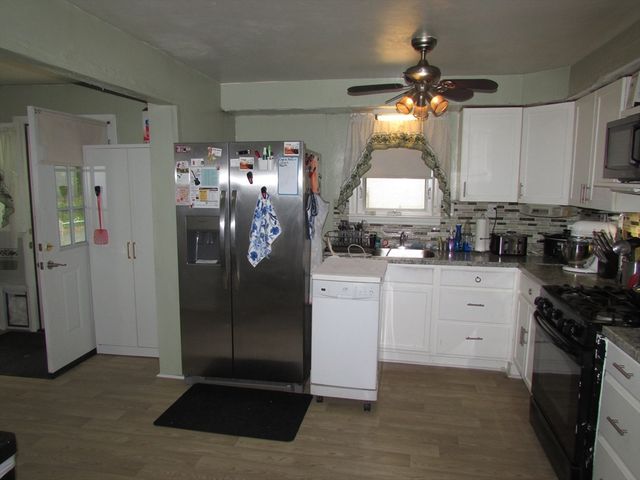 10 Bartlett St, South Hadley, MA 01075