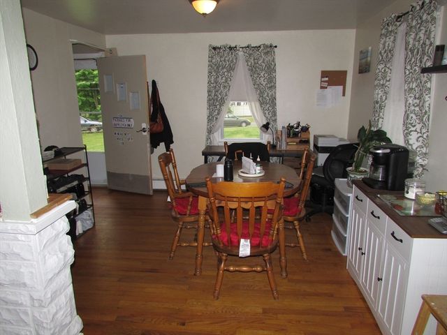 10 Bartlett St, South Hadley, MA 01075