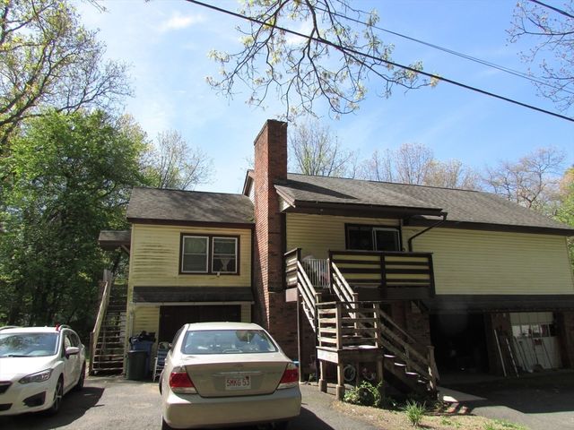 10 Bartlett St, South Hadley, MA 01075