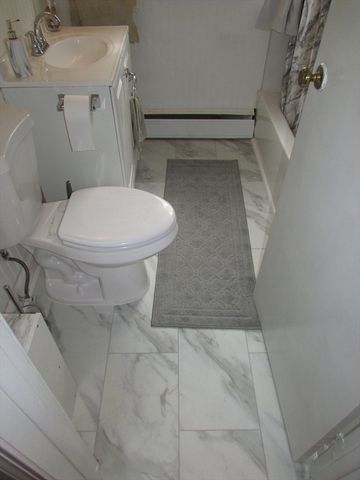 10 Bartlett St, South Hadley, MA 01075