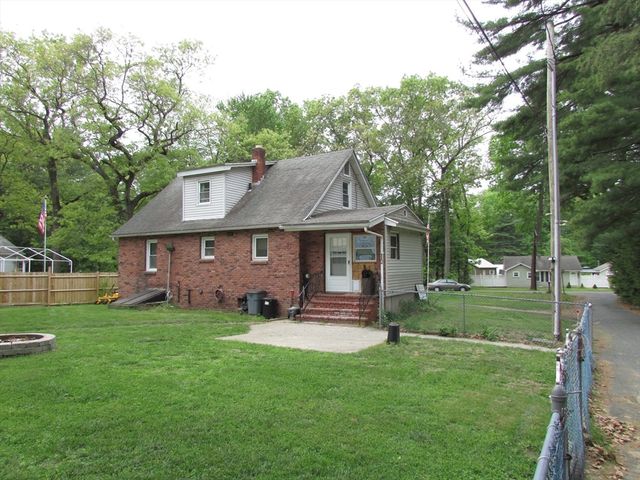 10 Bartlett St, South Hadley, MA 01075
