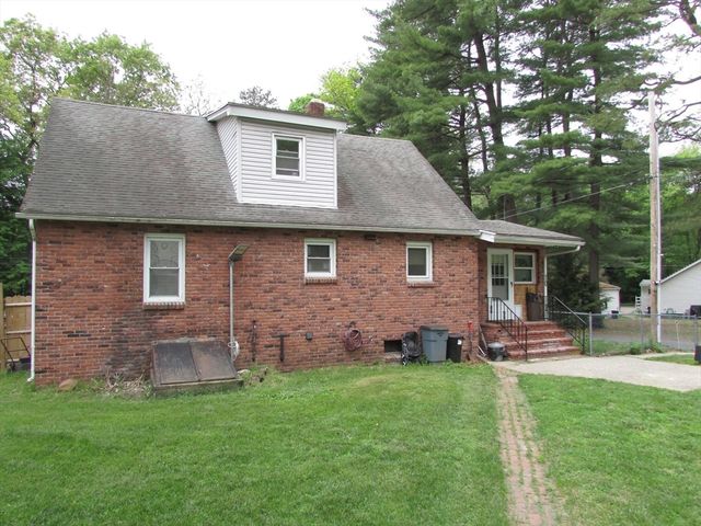 10 Bartlett St, South Hadley, MA 01075