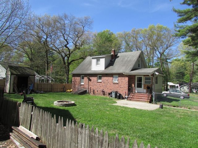10 Bartlett St, South Hadley, MA 01075