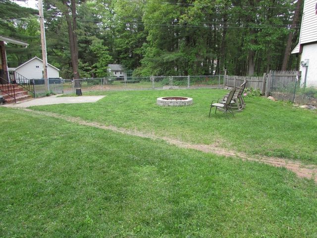 10 Bartlett St, South Hadley, MA 01075
