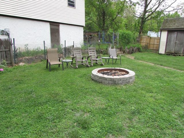 10 Bartlett St, South Hadley, MA 01075
