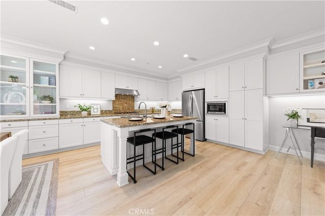120 Pendant, Irvine, CA 92620