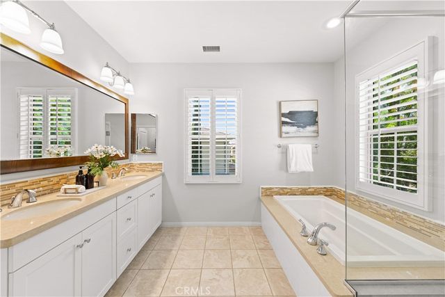 120 Pendant, Irvine, CA 92620