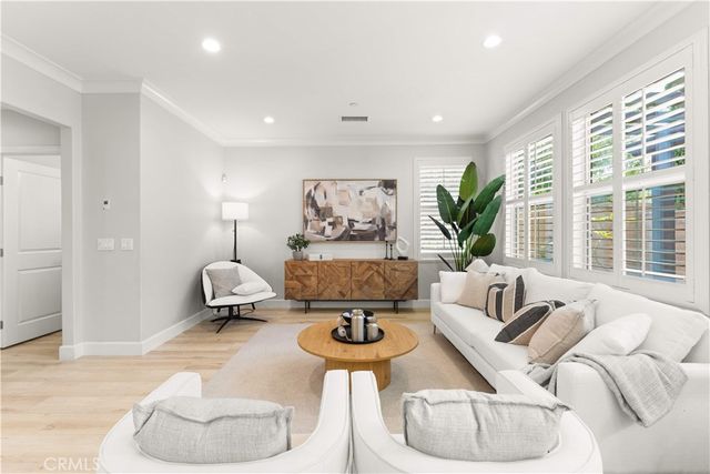 120 Pendant, Irvine, CA 92620