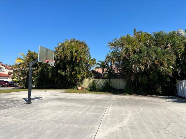 5214 NW 190th Street, Miami Gardens, FL 33055