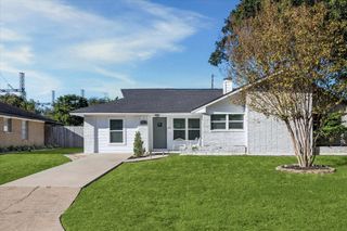 1726 Ansbury Drive, Houston, TX 77018