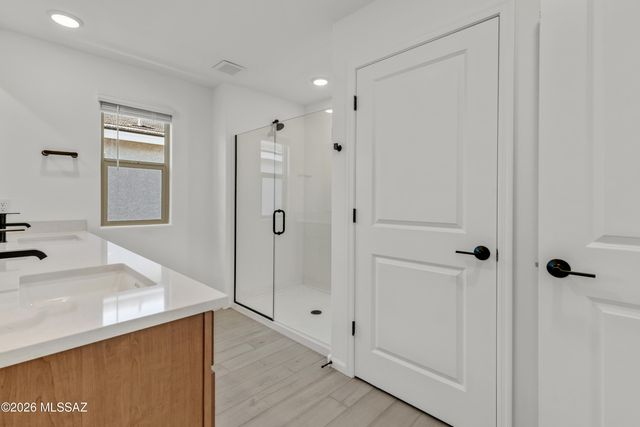 5951 E Benburb Lane, Tucson, AZ 85756