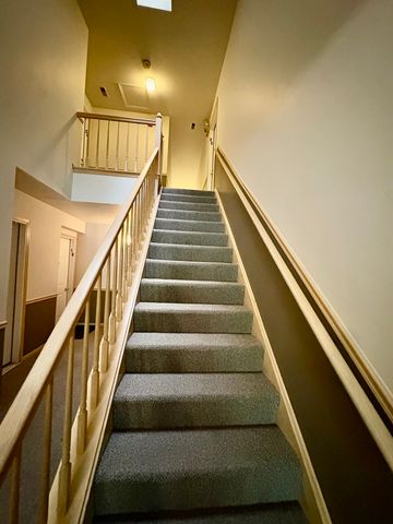 319 Deer Glen Way 2C, Bloomingdale, IL 60108