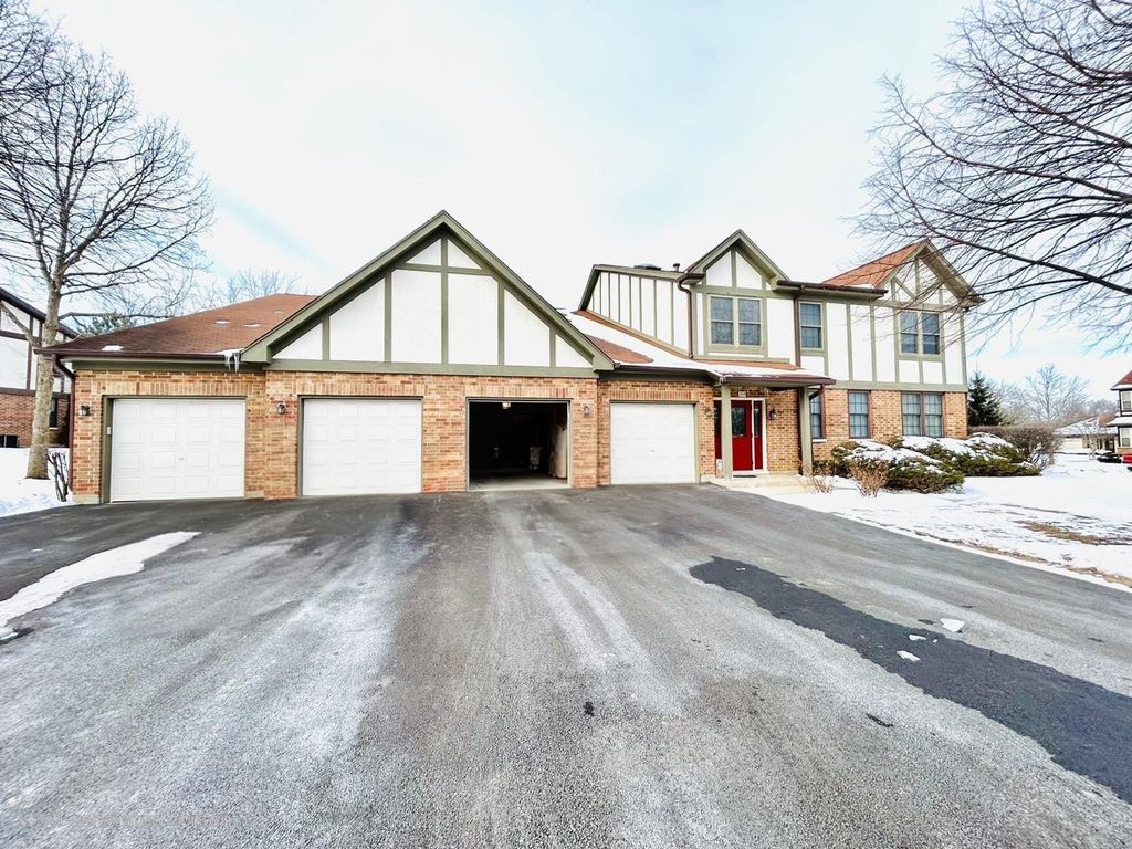 319 Deer Glen Way 2C, Bloomingdale, IL 60108