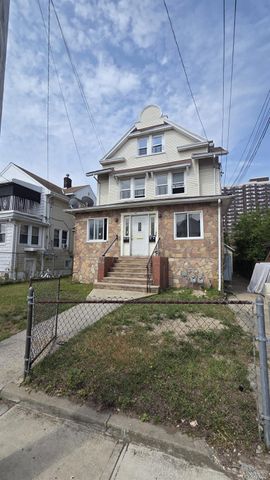 329 Beach 29th Street, Far Rockaway, NY 11691